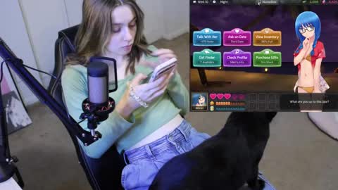 Snapshot of roxiethefox chatting on October 9, 8:36 pm roxie online show from October 9, 8:36 pm