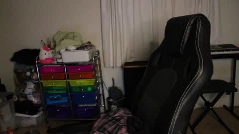 Snapshot of roxiethefox chatting on September 21, 1:09 am roxie online show from September 21, 1:09 am