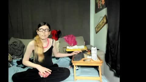 roxihazeleyes online show from April 15, 4:05 am