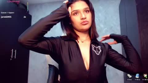 roxxi_2110 online show from January 10, 2:06 am