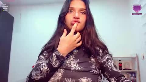 roxxi_2110 online show from October 4, 3:37 am