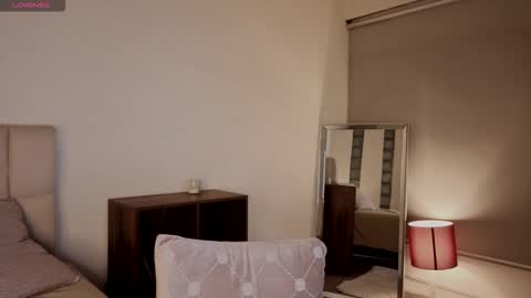 Snapshot of roxxy_mora chatting on September 15, 9:38 pm Roxxy online show from September 15, 9:38 pm