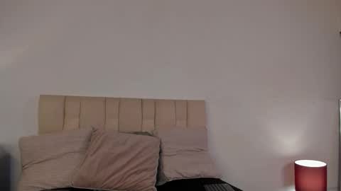 Snapshot of roxxy_mora chatting on February 20, 9:31 pm Roxxy online show from February 20, 9:31 pm