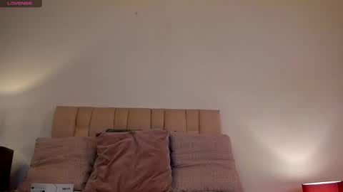Snapshot of roxxy_mora chatting on March 8, 12:33 am Roxxy online show from March 8, 12:33 am