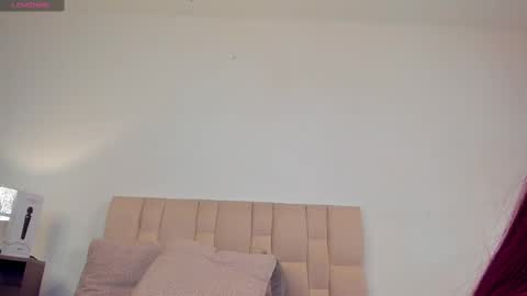 Snapshot of roxxy_mora chatting on March 6, 3:24 am Roxxy online show from March 6, 3:24 am