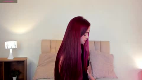 Snapshot of roxxy_mora chatting on March 12, 9:13 pm Roxxy online show from March 12, 9:13 pm