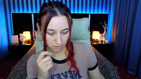 Snapshot of roxy_rayy chatting on October 13, 12:51 pm roxy_rayy online show from October 13, 12:51 pm