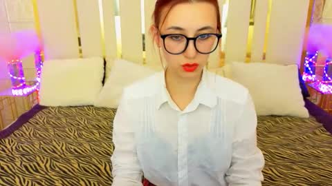 Snapshot of roxy_rayy chatting on September 24, 6:42 am roxy_rayy online show from September 24, 6:42 am
