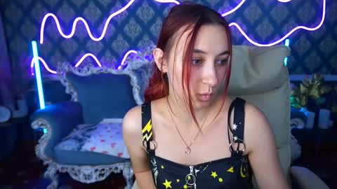 Snapshot of roxy_rayy chatting on October 12, 12:42 pm roxy_rayy online show from October 12, 12:42 pm