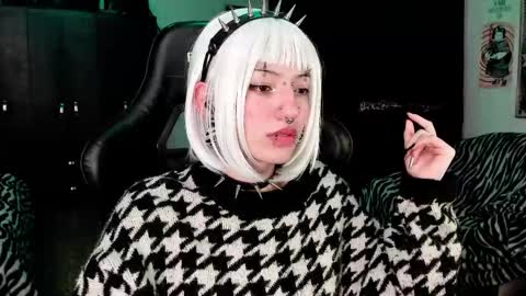 Roxy Independient model Help me to reach 50 thumbs up online show from January 10, 2:50 am