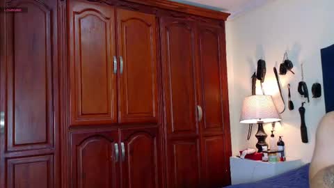 RoxyAron online show from April 19, 12:28 pm