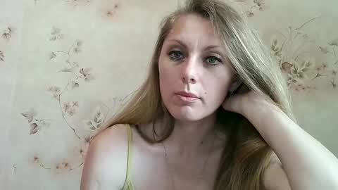 roxyfox18x01 online show from June 3, 3:39 pm