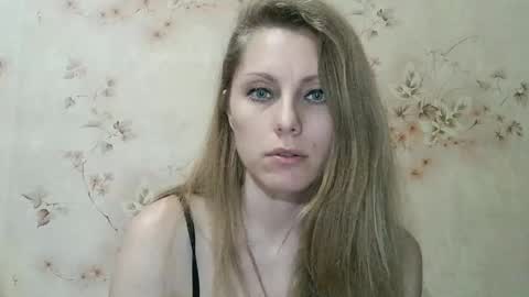 roxyfox18x01 online show from March 25, 4:25 pm