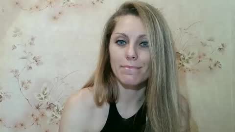 roxyfox18x01 online show from February 2, 6:43 am