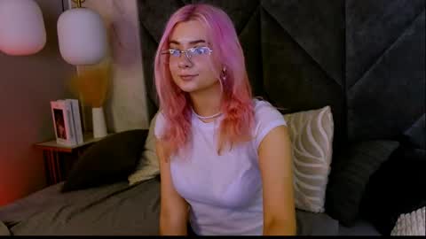 Roxy online show from May 16, 3:33 pm