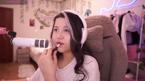 roxysuh online show from March 5, 7:17 am