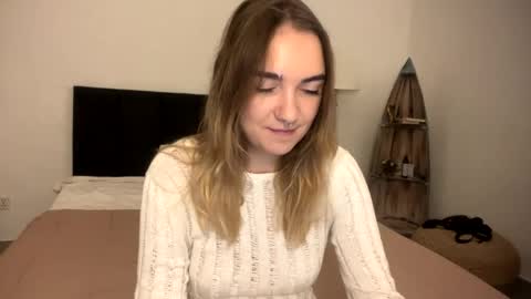 Roxy online show from April 3, 1:51 pm