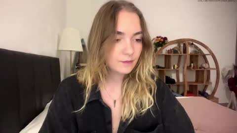 Roxy online show from May 6, 12:22 pm