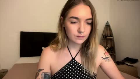 Roxy online show from April 27, 1:52 pm