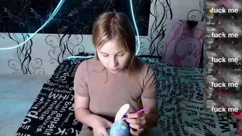 Snapshot of royangela chatting on October 10, 4:24 pm angela online show from October 10, 4:24 pm