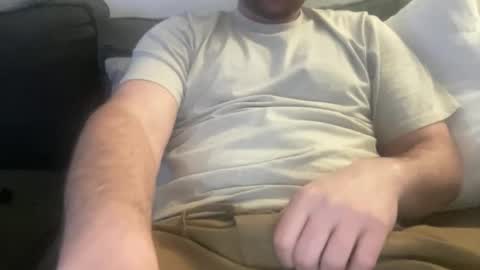 roythegil online show from April 4, 11:34 pm