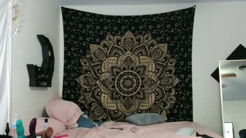 Ruby Wren online show from December 6, 6:31 am