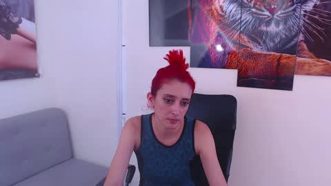 ruby_your_milf online show from February 18, 9:32 am