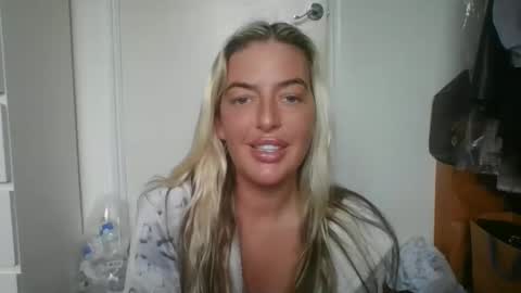 Snapshot of rubyredxxxoxxx chatting on December 29, 11:40 am rubyredxxxoxxx online show from December 29, 11:40 am