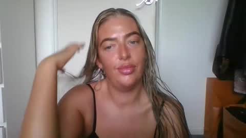 Snapshot of rubyredxxxoxxx chatting on September 26, 9:17 am rubyredxxxoxxx online show from September 26, 9:17 am