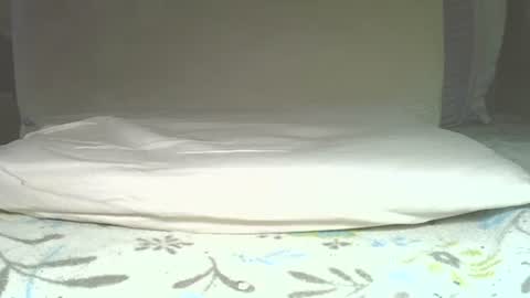 rudisuzzy 1 online show from February 5, 10:24 pm