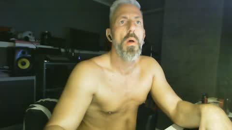 Chico que rico Caliente online show from January 19, 5:58 am