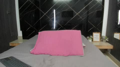Snapshot of runnyx_09 chatting on September 16, 8:01 pm Runnix  online show from September 16, 8:01 pm