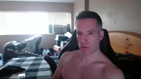 rustic_cuse_777 online show from February 14, 4:32 pm