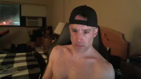 rustic_cuse_777 online show from November 24, 10:52 pm