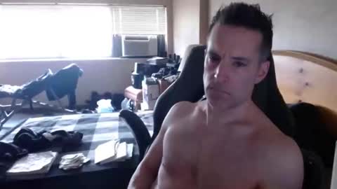 rustic_cuse_777 online show from March 18, 9:42 pm