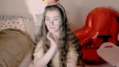 MY FANSLY  online show from February 19, 6:18 pm