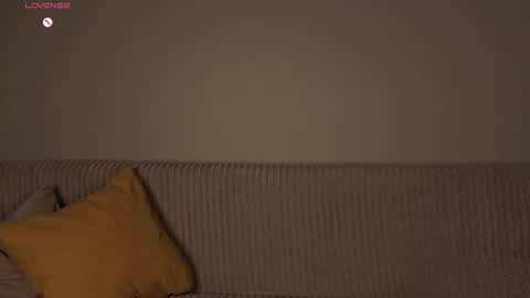 Emma online show from October 13, 2:08 pm