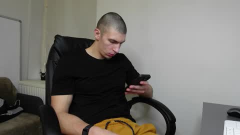 RYAN DOZER online show from November 6, 8:28 am