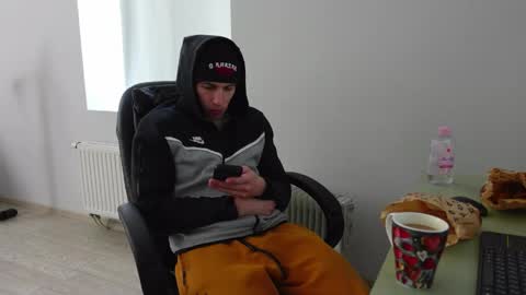 RYAN DOZER online show from April 28, 6:40 am