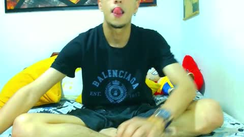 Snapshot of ryan_maxy chatting on October 22, 2:37 am ryan online show from October 22, 2:37 am