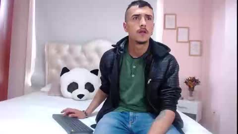 Snapshot of ryan_maxy chatting on January 27, 1:30 pm ryan online show from January 27, 1:30 pm