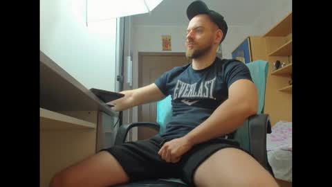 Ryanstone  online show from November 12, 5:43 am