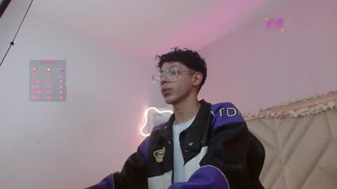 ryu_tay online show from April 7, 5:09 am