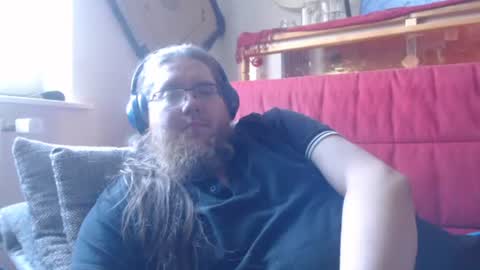 s_j_c online show from April 30, 4:01 pm