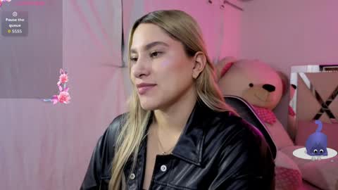 saaya_tay online show from June 3, 3:09 am