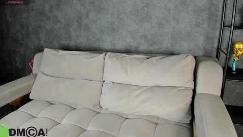 sabrina_moun online show from October 20, 9:25 am
