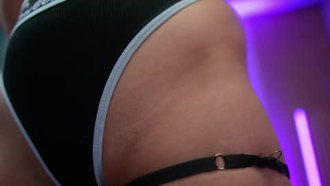 SabrinaJade online show from April 19, 4:13 am