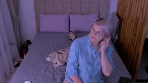 Sabrina MacMarren online show from March 13, 6:33 pm