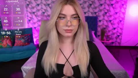 Sabrina online show from May 15, 7:28 am