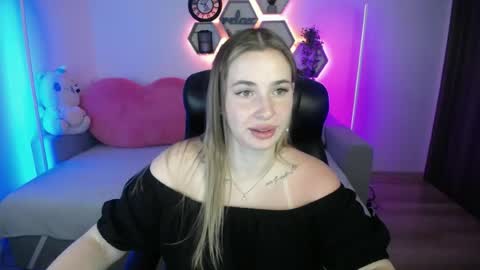 Sabrina Violet online show from July 6, 8:22 am